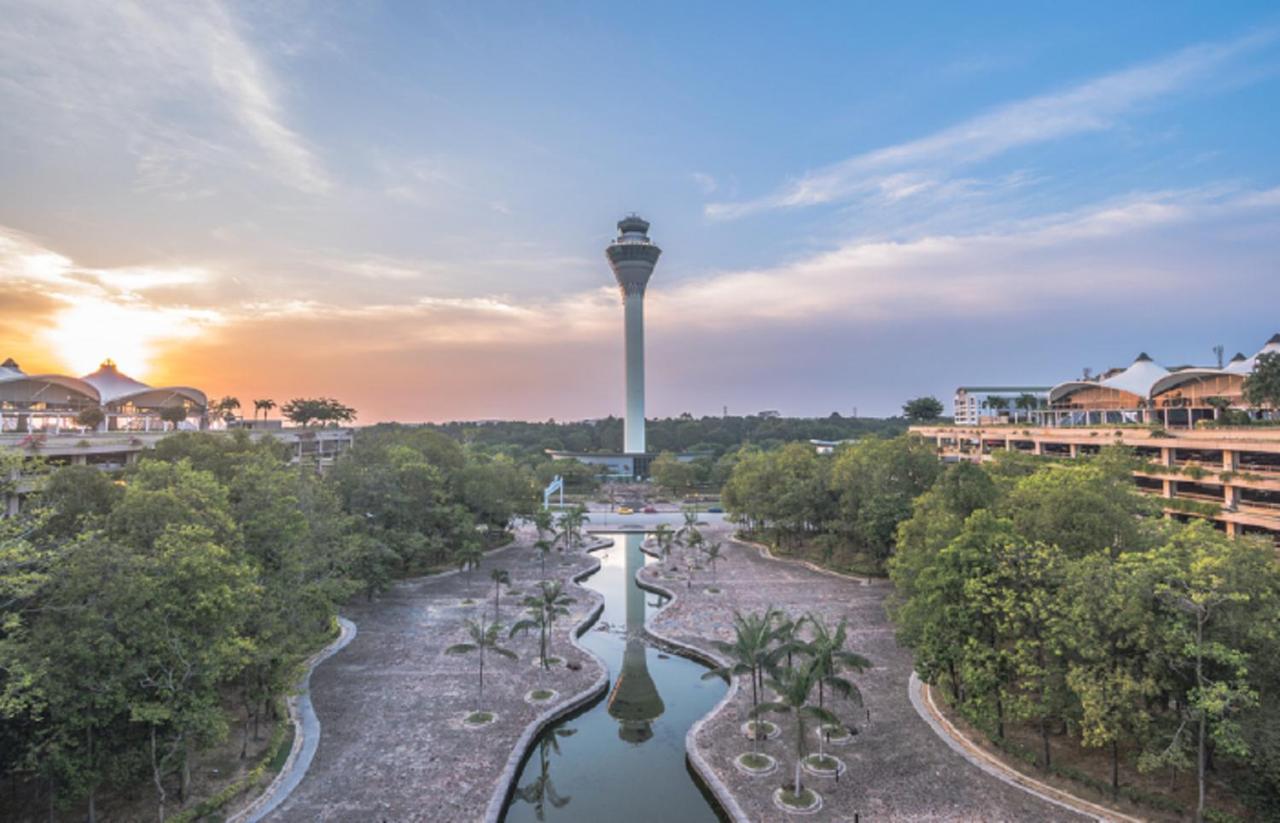 Klia Lili Residensi 5 Plus 2 Pax With Splendid Pool Nilai Εξωτερικό φωτογραφία