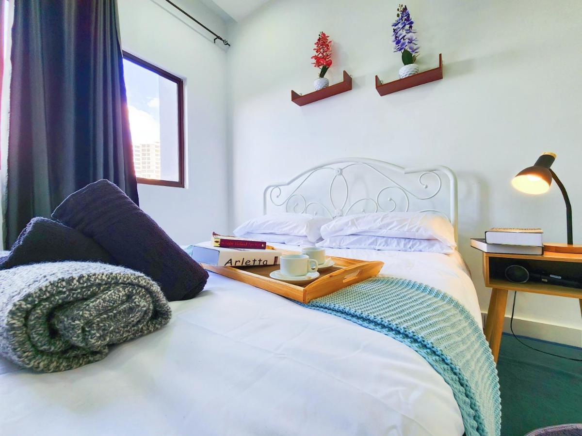 Klia Lili Residensi 5 Plus 2 Pax With Splendid Pool Nilai Εξωτερικό φωτογραφία