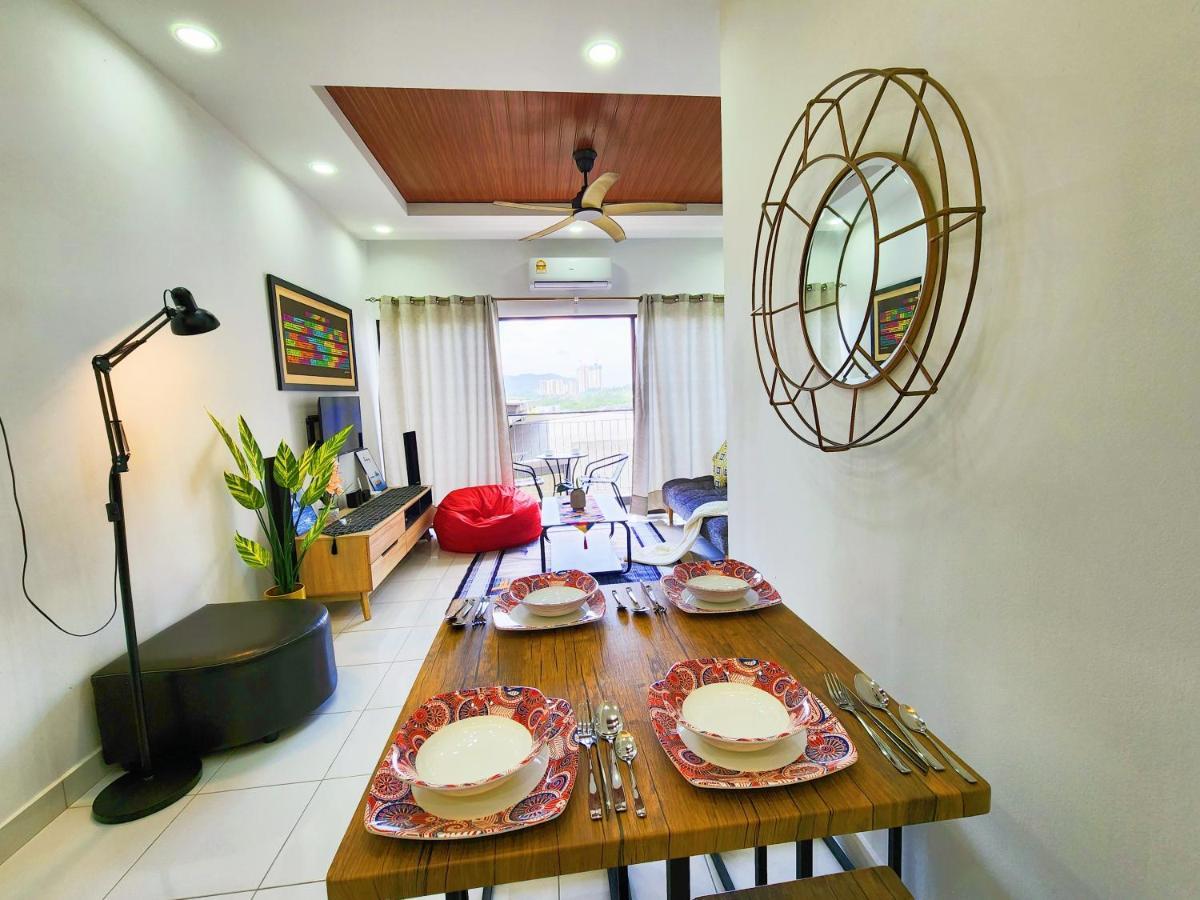 Klia Lili Residensi 5 Plus 2 Pax With Splendid Pool Nilai Εξωτερικό φωτογραφία